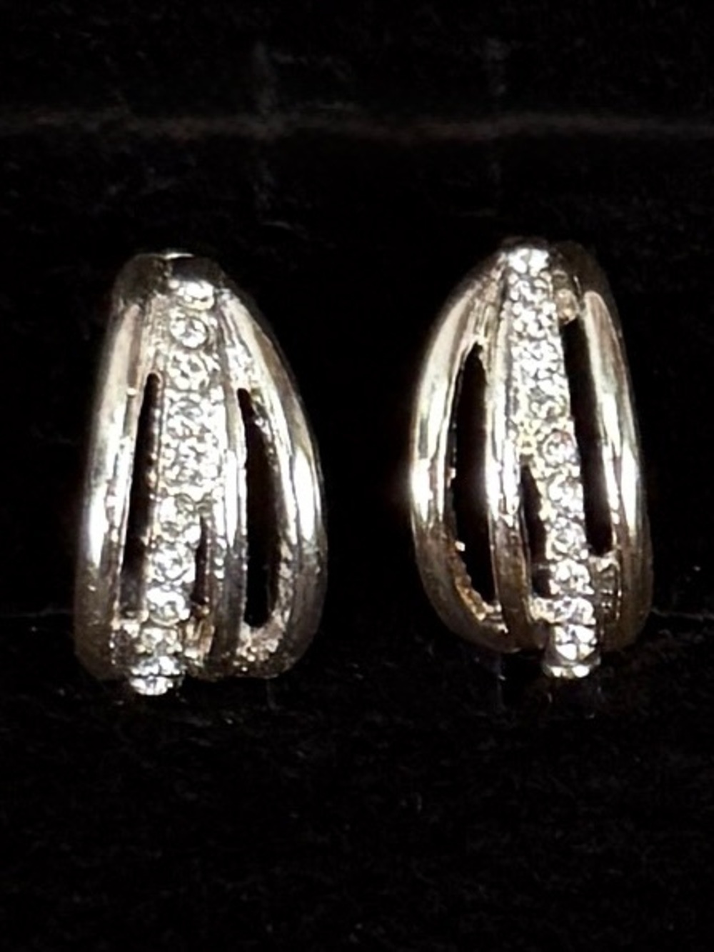 Vintage Silver Tone Rhinestone Clip On Earrings Modern Ribbon Design